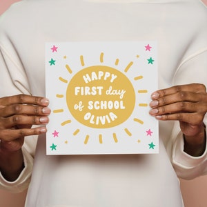 Personalisierte glückliche erste Tag in der Schule Karte für ihn ihre Jungen Mädchen Karte Glück Geschenkkarte Grundschule Kindergarten Empfang Back to School