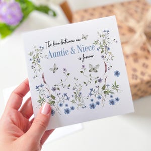 Carte pour tante de nièce L'amour entre une tante et sa nièce est éternel, motif papillon floral Anniversaire Anniversaire de tante