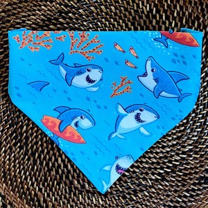 Slip-on Dog Bandana Ocean Shark Friends