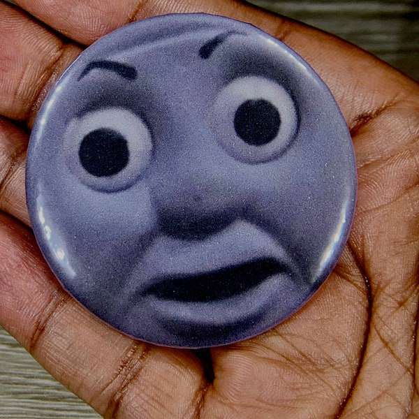 Thomas the Tank Lokomotive Angry Face Meme Buttons - Retro Glossy Hochwertige 2,25 "x 2,25" Buttons für Wasserflaschen und Taschen