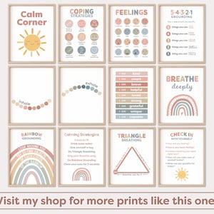 Op de afbeelding: Set van negen printbare posters met kalmerende strategie&euml;n voor kinderen. De posters bevatten regenbogen, zonnen en kalmerende zinnen zoals "inademen", "uitademen", "diep ademhalen" en "check in met jezelf".