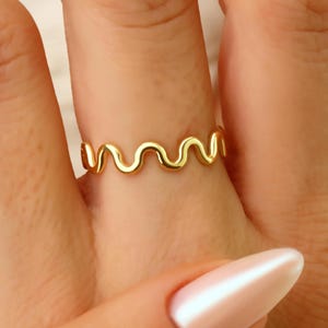 Anello a forma di onda in oro massiccio 14 carati, anello a forma di onda in argento sterling 925, anello a zigzag intrecciato, gioielli minimalisti, regalo per San Valentino, regalo per la festa della mamma