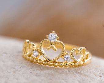 Heart and crown ring discount