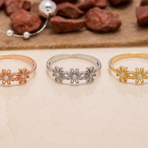 14K Solid Gold Daisy Ring, 925 Sterling Silver Daisy Ring, Elegant minimalist Ring, Daisy ring, Christmas Gift, Birthday Gift