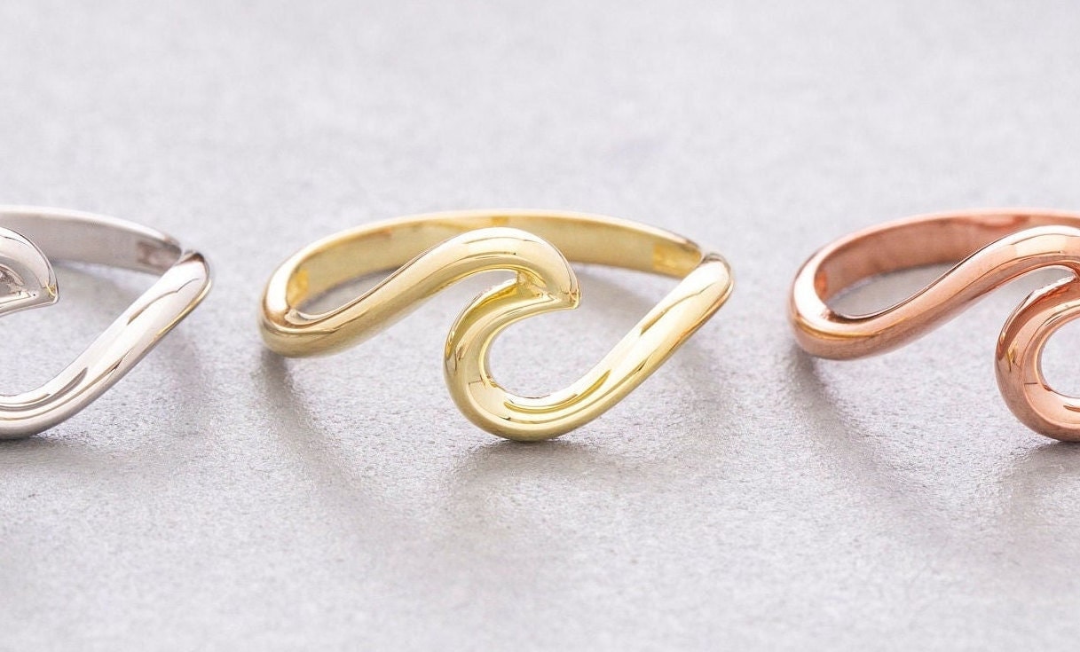 Pura vida rose shop gold wave ring