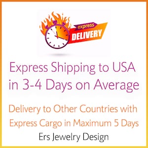 K&ouml;nnte beinhalten: Ein feuriger rot-oranger Timer mit einem violetten Zifferblatt und schwarzen Zeigern, mit den Worten "express DELIVERY" auf einem rot-orangen Banner. Der Text darunter lautet "Express Shipping to USA in 3-4 Days on Average Delivery to Other Countries with Express Cargo in Maximum 5 Days Ers Jewelry Design."