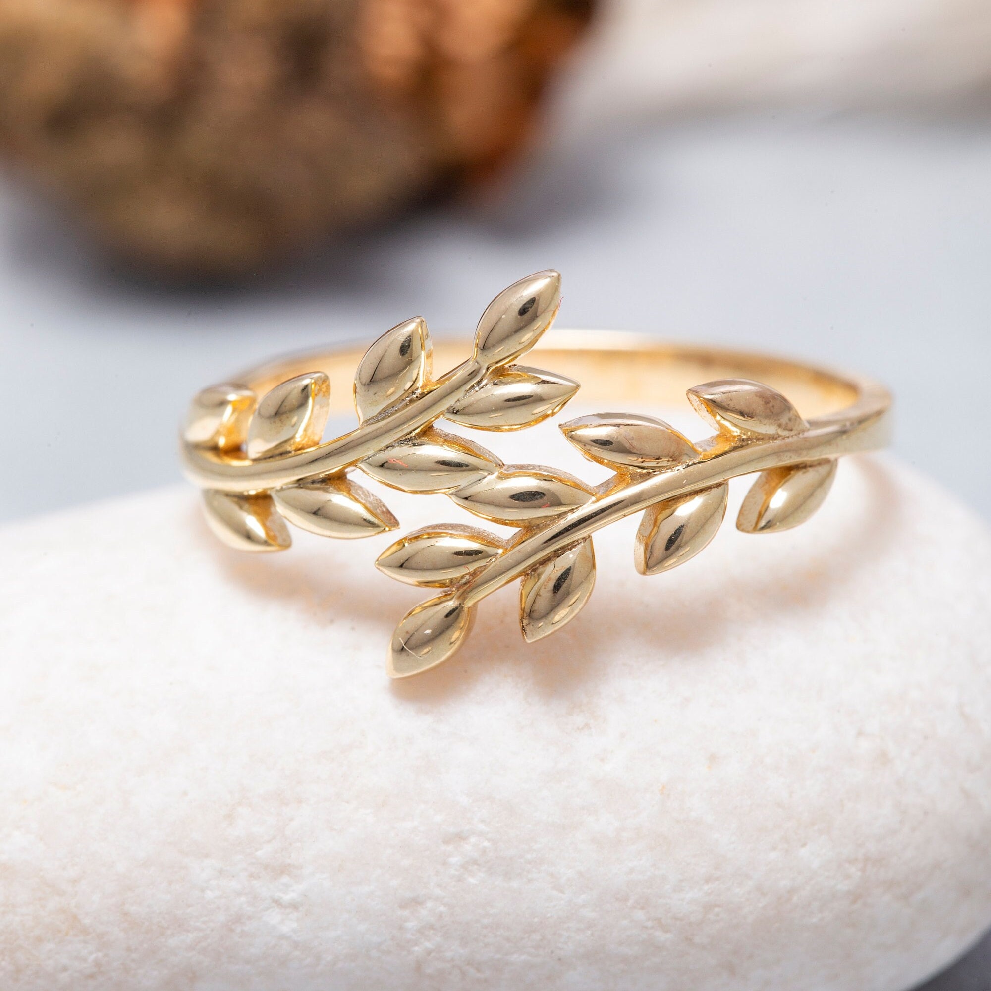Yellow Gold Wedding Ring, Leaf Wedding Band – Capucinne
