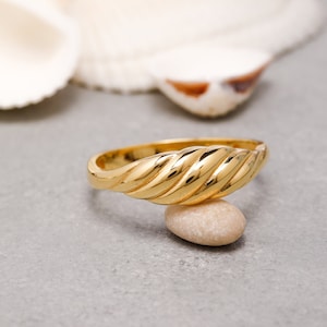14K Solid Gold Tiny Croissant Ring, 925 Sterling Silver Tiny Croissant Ring, Small Croissant Ring, Valentine's Day Gift, Christmas Gift