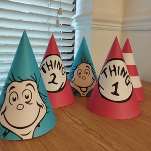 Skurril Red & White Cone Hats | Ausdruckbare Partyhüte | Feier zum Thema Buch - Digitales PDF
