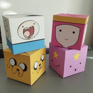 Cajas de regalo con forma de cubo de Hora de aventuras impresas y digitales - Descarga en PDF