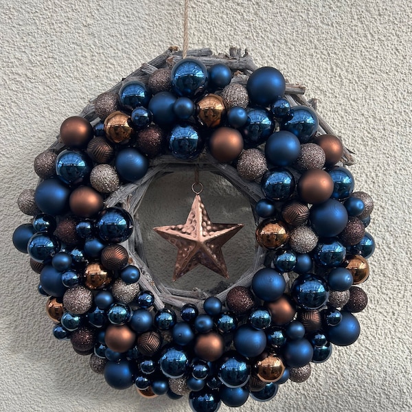 Christmas wreath with metal star and Christmas balls/Christmas decoration/Winter wreath/Winter decoration