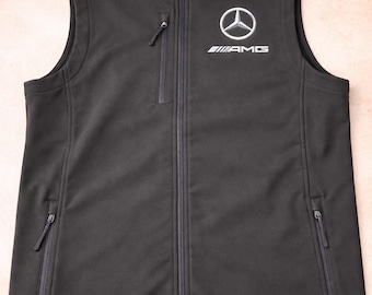 Mercedes AMG bestickte Weste für Herren, Schwarz | Ärmellose Softshelljacke | Motorsport-Arbeitskleidung | Geschenk für Ihn