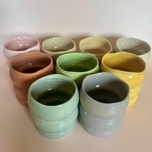 Vaso de cerámica con burbujas – Gres de colores – 15 oz, 16 oz o 18 oz imagen 1