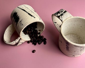 Taza de cerámica con diseño de salpicaduras – Asa plana, 355 ml (12 oz)