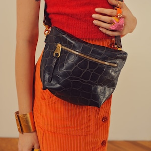 Sac/sac banane en cuir rouge Festival couture main pour femme/Sac à bandoulière en cuir/Cuir véritable fait main/cuir tanné végétal