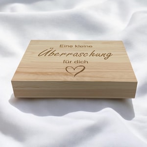 Überraschungskiste | Holzbox mit Wunschgravur | Holzkiste zum selbst befüllen | Geschenkbox personalisiert  | Geschenk für | Geschenkbox