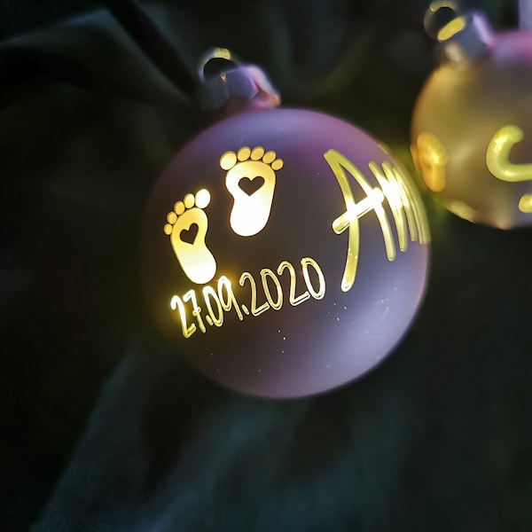 Noms de boule de Noël personnalisés illuminés, boules de Noël personnalisées, amis de cadeau, naissance de bébé de famille, babiole