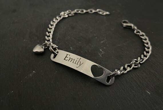 LUODAN Regali di Coppia,San Valentino regalo per Fidanzata Braccialetti Donna Bracciale Acciaio Ciondolo con Incisione,Bracciale Donne di cuore,Regalo per Fidanzata,Moglie,Regalo Natale