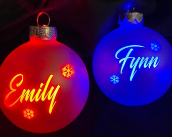 Beleuchtete personalisierte Weihnachtskugel Namen, personalisierte Christbaumkugeln, Geschenk Freunde, Familie Baby Geburt, Christbaumkugel