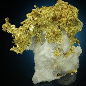 【レア！金の細長いワイヤー状結晶】 アメリカ ワシントン産 自然金 結晶 結晶化した金 天然結晶化した金の結晶標本 - カリフォルニア州
