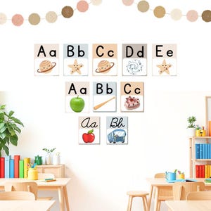 Poster dell'alfabeto - Tema Boho Space - Caratteri primari, corsivi e decorativi, poster di grande formato stampabili per l'uso in classe