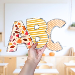 Alfabet herfstbladeren: prikbordletters in de klas (afdrukbaar)