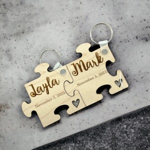 2-Names Personalized Letter Puzzle Couple Keychain Engrave Names Matching Couple  Gifts, Special Gift F…