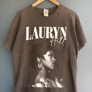 Comfort Color  Lauryn 90s Graphic, music Lauryn T-shirt ,singer music, Lauryn concert 2024, Lauryn  fans Gift for men women unisex t-shirt