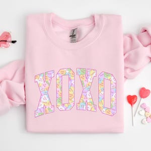 Valentines Sweatshirt, XOXO Sweatshirt, Valentines Sweater, Cute Valentines Day Crewneck, XOXO Hearts Sweatshirt, Galentines Day Gift