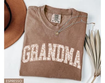 Grandma Fall Shirt Comfort Colors®, Autumn Grandma Shirt, Toile Grandma Fall Tshirt, Cute Fall Grandma Tee, Trendy Fall Shirt for Grandma