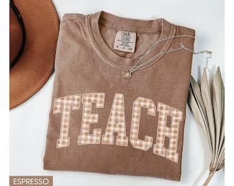 Fall Teacher Shirt Comfort Colors, Autumn Teacher Shirt, Gingham Teacher Fall Tshirt, Cute Autumn Teacher Tee, Trendy Fall Shirt for Teacher