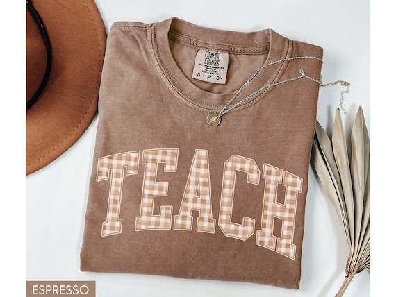 Fall Teacher Shirt Comfort Colors, Autumn Teacher Shirt, Gingham Teacher Fall Tshirt, Cute Autumn Teacher Tee, Trendy Fall Shirt for Teacher