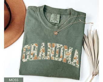 Grandma Fall Shirt Comfort Colors®, Autumn Grandma Shirt, Floral Grandma Fall Tshirt, Cute Fall Grandma Tee, Trendy Fall Shirt for Grandma