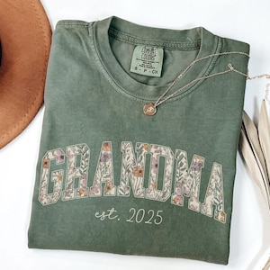 Custom Comfort Colors® Grandma Shirt, Mothers Day Gift, Gift for Grandmother, Nana Tee, Grandma Est Date Tshirt, Gigi Shirt, Mimi Shirt