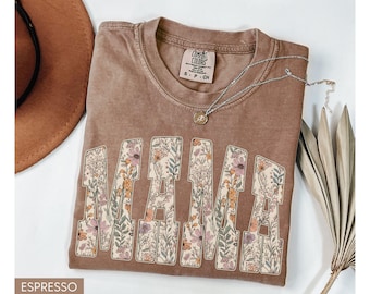 Comfort Colors® Mama Shirt, Floral Mama Shirt, Mothers Day Gift, Girly Aesthetic Gift For Mom, Trendy Mom Tee, Cute Mom Shirt, Mama Tshirt
