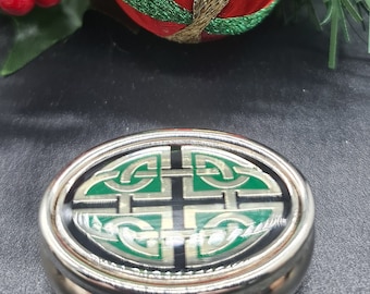 Celtic collection oval pill box green with black inlay design