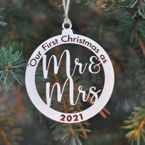 Christmas Ornament, Personalized Ornament, Wedding Gift, Wedding Ornament, Mr&Mrs, Custom Gift, Laser Cut, Laser Cut Ornament, Name Ornament