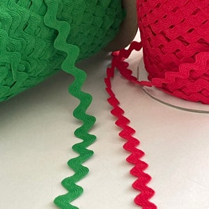 Cotton Christmas, Holiday 1 Yard Vintage Darling Cotton Ric Rac Fun Zig Zag  Colored Ribbon, Doll, Sewing Notions