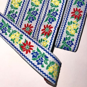 1 1/4" Vintage Edelweiss Floral Patch, Double Stitch Edge, Blooming Floral Embroidered Woven Jacquard Floral Design Patch Ribbon