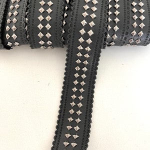 1 1/4" Silver Gunmetal Pyramid Square Studded Scalloped Double Edge Pleather Tape, 2 Row Stud Chain Trim , Belting, Tape, Silver/Black