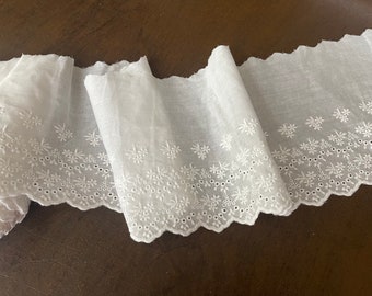 6" Jumbo Floral Cotton Eyelet Scalloped Lace Floral Edge Natural Soft White Dainty Floral Embroidered Peek-A-Boo Lace Edge Knit Lace Trim