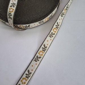 Vintage Sweet (2yds) Natural Woven Floral  Embroidered Jacquard Ribbon Trim Natural Multi, 2 Yards Floral Design