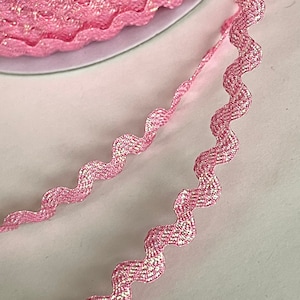 Vintage Iridescent Pink Iris Novelty Ric Rac Trim  Passementrie, Doll Trim, Baby Trim, Baby Gifts