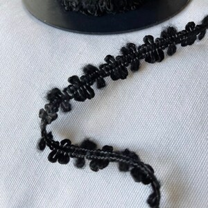Vintage  Daisy Chain Floral Trim, Passementrie, Doll Trim, Antique Vintage Floral Trim