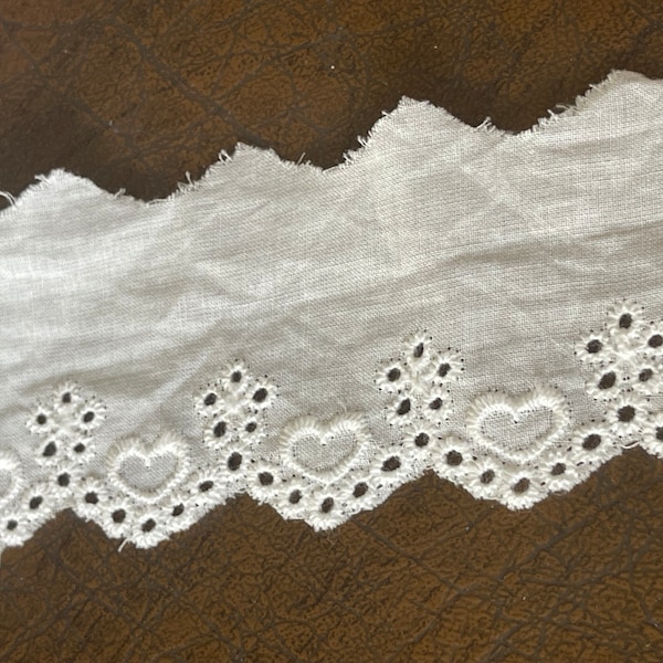 Heart Cotton Eyelet Lace Knit Scalloped Eyelet Heart Edge White, Dainty Embroidered Peek-A-Boo Lace Edge Detail, Knit Lace -