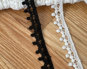 1" Cotton Cluny Tear Drop, Pom Pom Lace Lace Trimming Scalloped Border Knit Lace