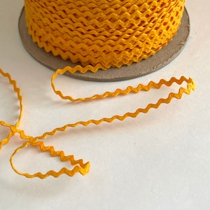 5 YARDS - Cotton Vintage Darling Cotton Ric Rac Fun Zig Zag Gold Reversible Ribbon, Accent Trim, Crafting, Sewing 1/8&quot;