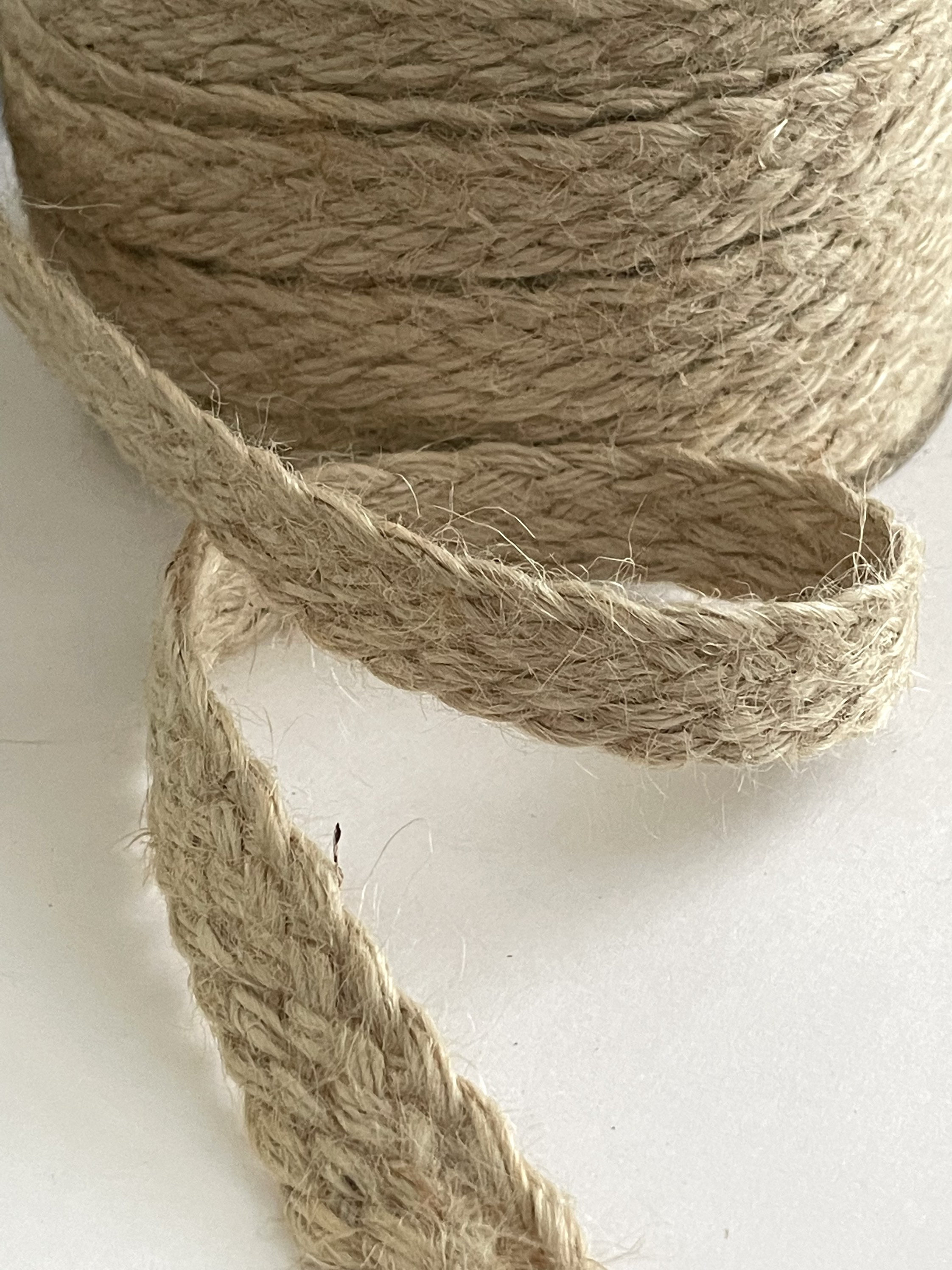 RIPRAP×COMESANDGOES BRAID BERET (PAPER) Maine Thread, Braided Waxed Cord, 70 yard spool, Russet