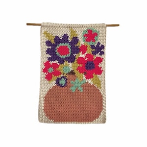 Vase mit Blumen gehäkeltes Tapisserie-Muster (PDF), DIY Blumen-Wandbehang