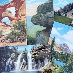 Puede incluir: Una colecci&oacute;n de postales antiguas con paisajes esc&eacute;nicos. Las postales muestran un arco de piedra natural, un acantilado rocoso con vistas a un valle y una cascada que cae por un acantilado rocoso. Las postales est&aacute;n en buen estado con alg&uacute;n desgaste.